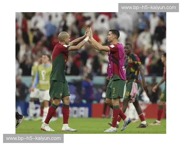 上帝与魔鬼的置换：乌拉圭VS加纳，那场被命运诅咒又祝福的120分钟